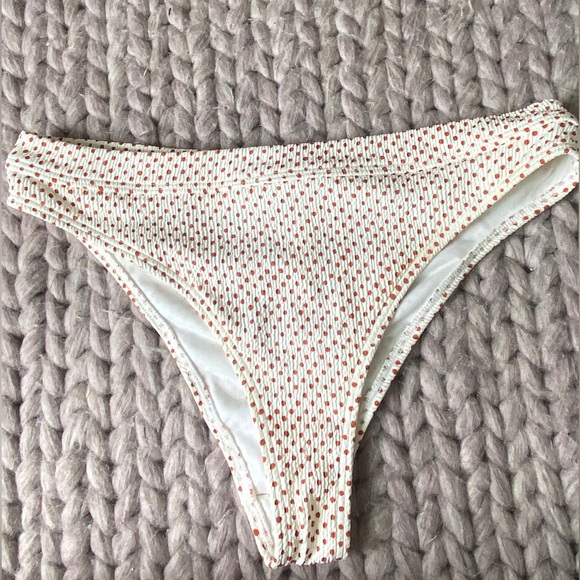 Brand new billabong bikini size L. White with orange polka dots. Super cute! - Picture 2 of 4